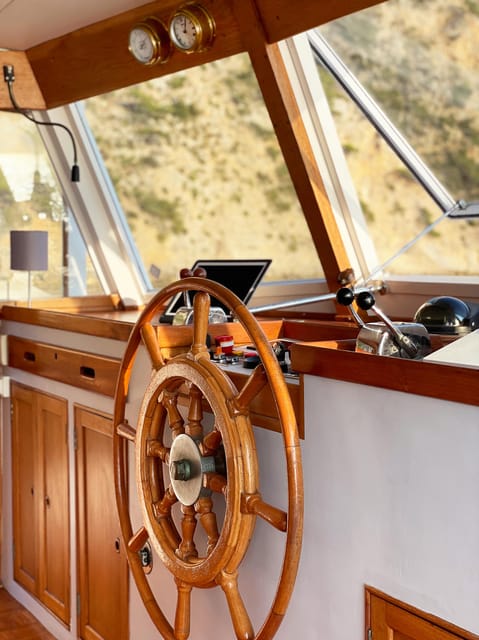 Marseille: Boat Rental for a Day Visiting Frioul Islands - Key Points