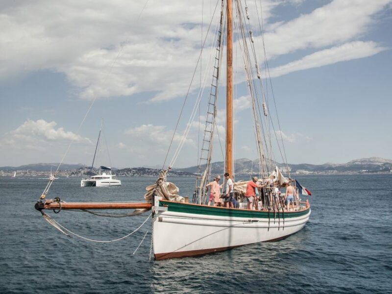 Marseille: Calanques Sailing Day With Lunch - Yacht Crew and Experience