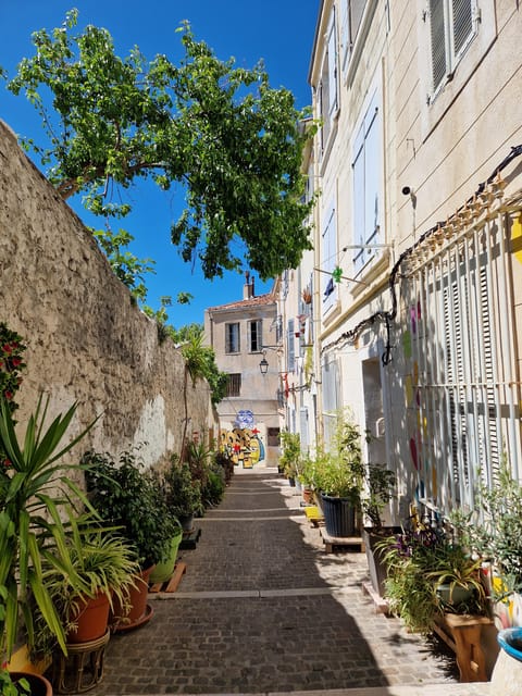 Marseille: Discover the Old Town With a Marseillais - Appreciating the Architectural Gems