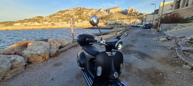 Marseille: Electric Motorcycle Rental With Smartphone Guide - Discover Le Panier District