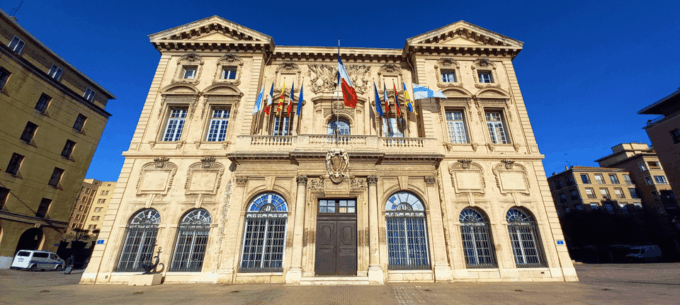 Marseille: Essential Guided Walking Tour of the City - Scenic Views and Street Art in Le Panier