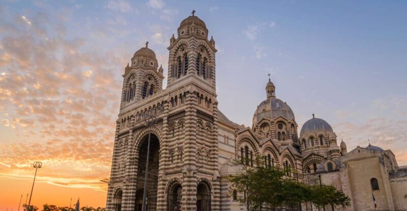 Marseille: First Discovery Walk and Reading Walking Tour - Explore Marseille Opera House