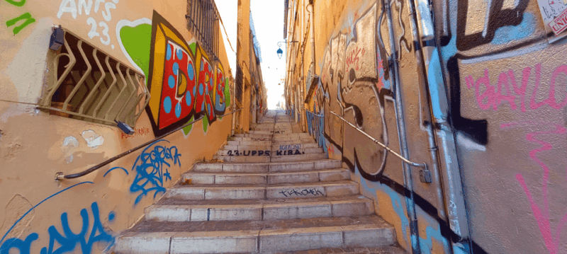 Marseille: Half-Day City Highlights Guided Walking Tour - Tour Languages and Guides