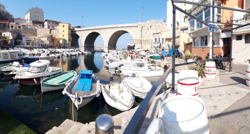 Marseille: Hidden Coves Exploration & Treasure Hunt - Group and Language Details