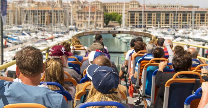 Marseille: Hop-On Hop-Off Bus Tour & Panier Walking Tour - Multilingual Audio Commentary