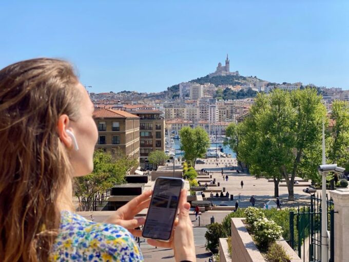 Marseille: Hop-On Hop-Off Bus Tour & Panier Walking Tour - Bus Circuits and Landmarks