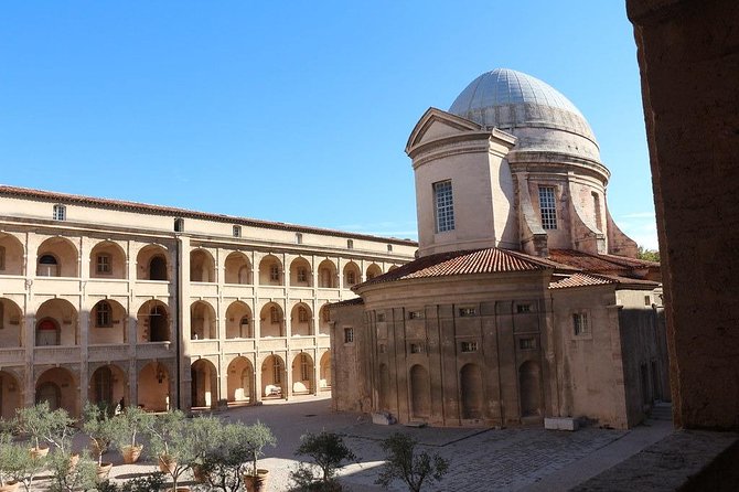 Marseille Old District : Private Walking Tour - Meeting Point and Accessibility