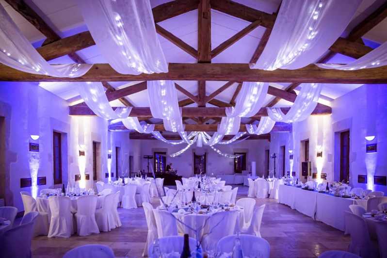 Marseille: Rental Room Rental - Event Space Features