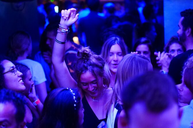 Marseille Riviera Bar Crawl Party With Free Shots and VIP Entry - Unbeatable Value for Money