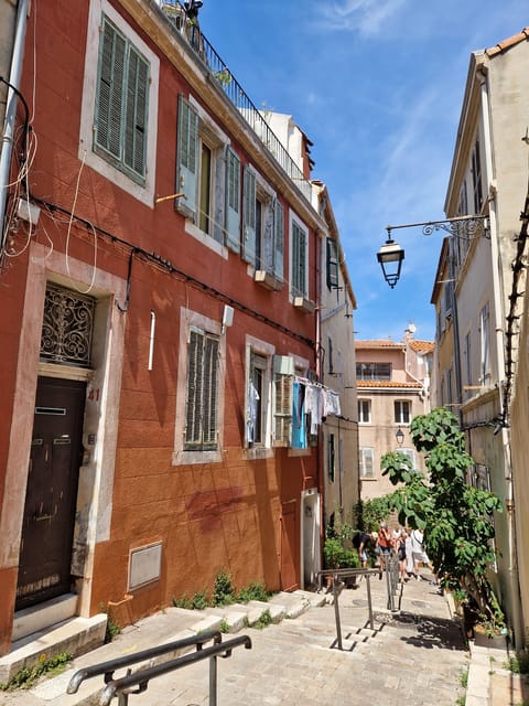 Marseille: RuinsOld Porthe Panierwith a Marseillais - Guided by Passionate Marseille Resident