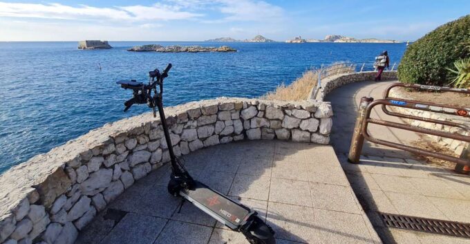 Marseille: Self-Guided Smartphone Tour by E-Scooter - Navigating the Tour
