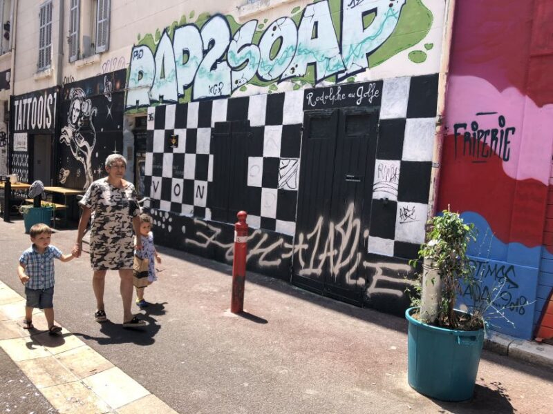 Marseille: Street Art Walking Tour and Local Drink - Mural Masterpieces