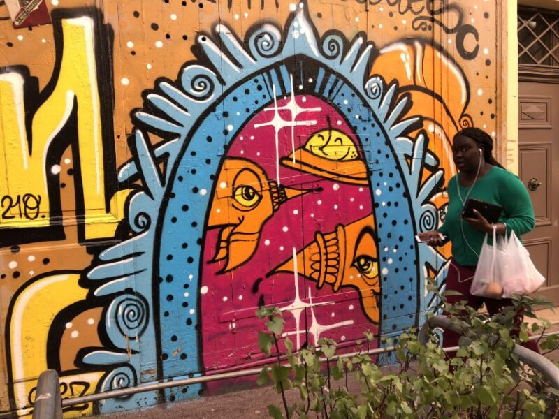 Marseille: Street Art Walking Tour and Local Drink - Diverse Crowds and Atmospheres