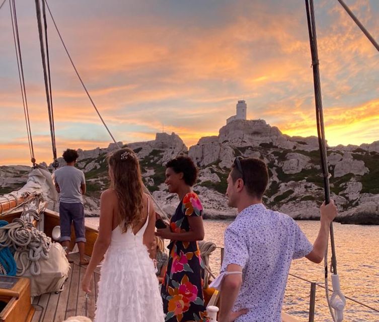 Marseille: Sunset Sailing Dinner in the Frioul Archipelago - Key Points