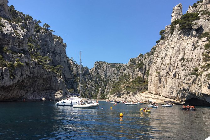 Marseille, the Sea Beauty at the Mercy of the Wind - Hosts Response to Negative Feedback