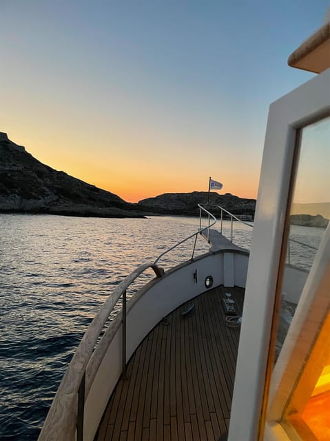 Marseille: Unforgettable Sunset Private Boat Experience - Natural Scenery and Limestone Cliffs