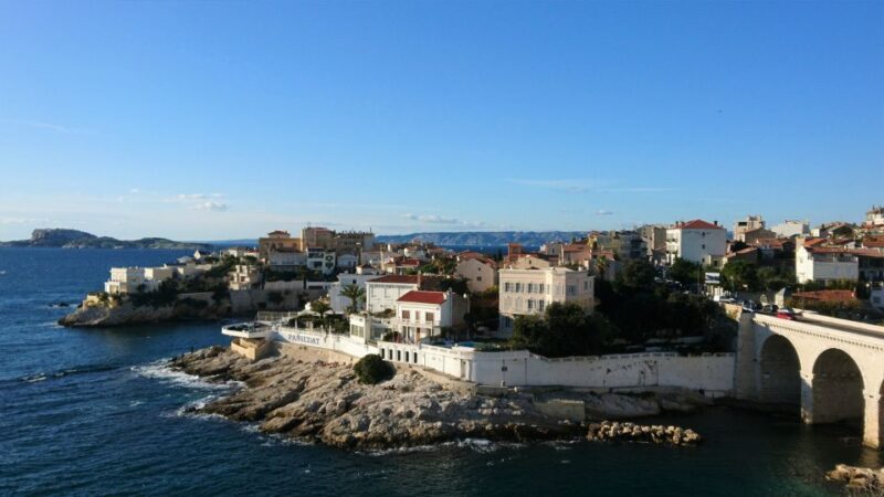 Marseille: Urban Hiking Tour With a Local Guide - Navigating Marseilles Narrow Streets