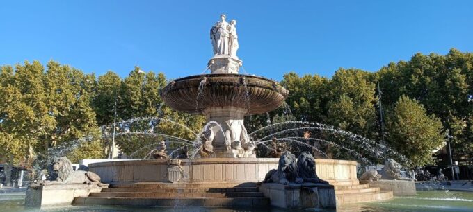 Marseilles and Aix-en-Provence Guided Tour - Visiting a Traditional Market