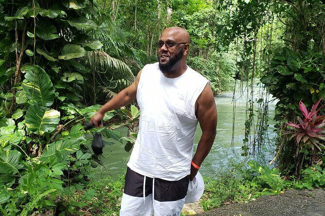 Martha Brae Bamboo Rafting From Montego Bay Resorts - What to Expect on the Martha Brae Bamboo Rafting Tour