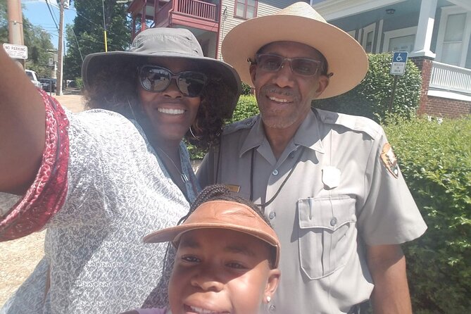 Martin Was Here! The Life of the Iconic Civil Rights Leader - Birth Home Exploration