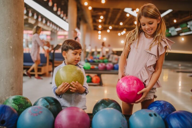 Maspalomas: Bowling Session Entry Ticket at Holiday World - Holiday World Maspalomas Experience