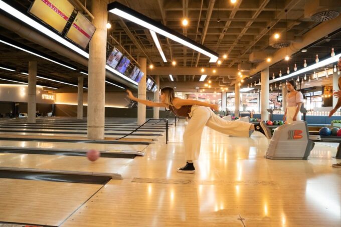 Maspalomas: Bowling Session Entry Ticket at Holiday World - Frequently Asked Questions