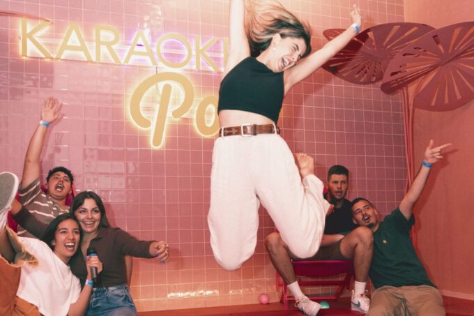 Maspalomas: Holiday World Themed Karaoke Room Rental - Directions and Location