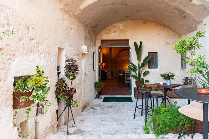 Matera: Ancient Farmer Recipes in an Ex Sassi Wine Cellar - Navigating the Venue and Accessibility
