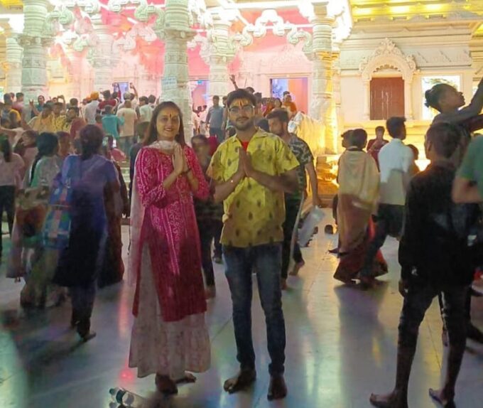 Mathura and Vrindavan Tour for Couples : From Agra - Experience Dwarkadhish Temple