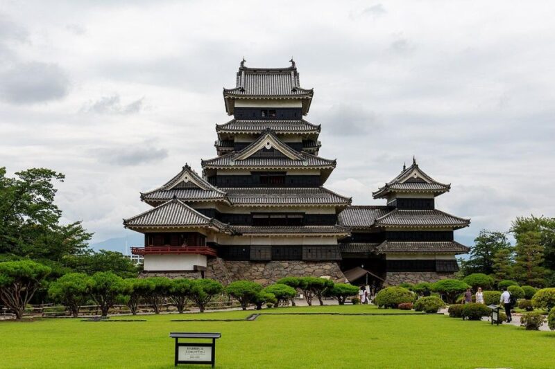 Matsumoto Castle Audio Guide: Japans National Treasure - Life Within the Castle Walls