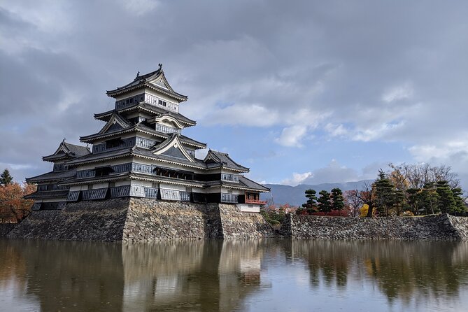 Matsumoto Castle Tour & Samurai Experience - English Speaking Guide Inclusion