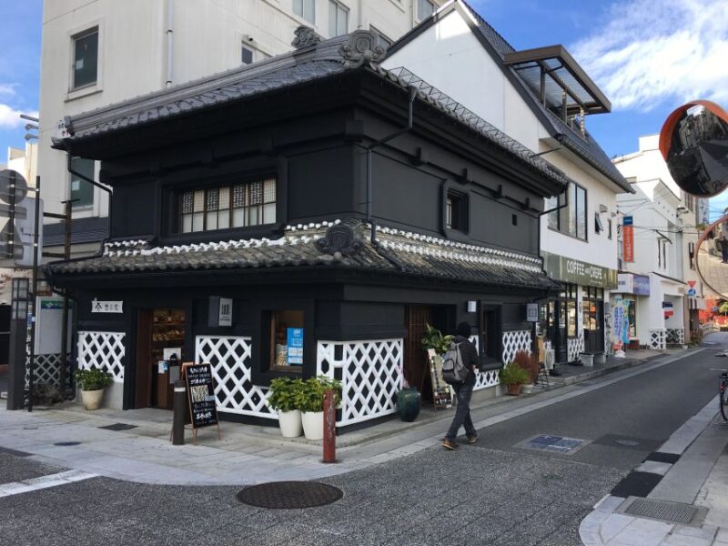 Matsumoto Castle Town Walking Tour - Sampling Nawates Friendly Frogs