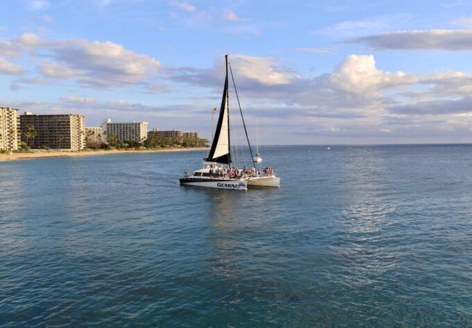 Maui: 2 Hour Sunset Dinner Sail With Open Bar and Appetizers - Booking and Cancellation Policy