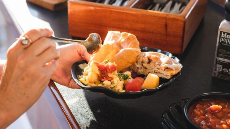 Maui: Alii Kai Luxury Catamaran Royal Champagne Brunch Sail - Relax in Comfort and Style