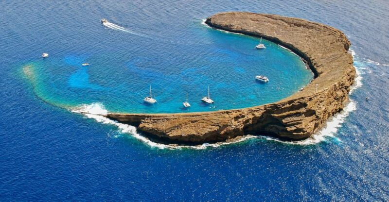 Maui: Molokini Snorkel and Performance Sail With Lunch - Inclusions and Amenities