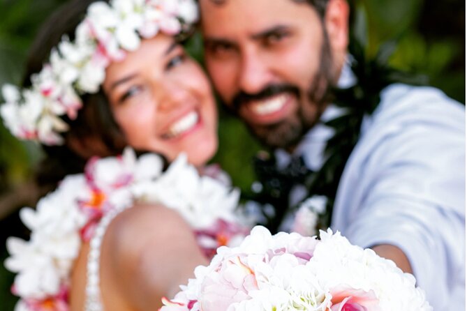 Maui Photoshoot Fun and Creative Memories - Capturing Memorable Moments