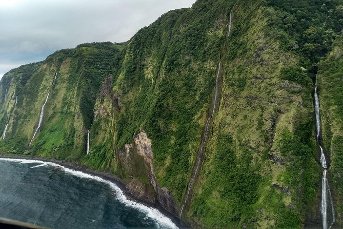 Maui *PRIVATE* Air Tour: Aquamarine & Emerald Dream: (2-5 People) - Capturing Unforgettable Moments