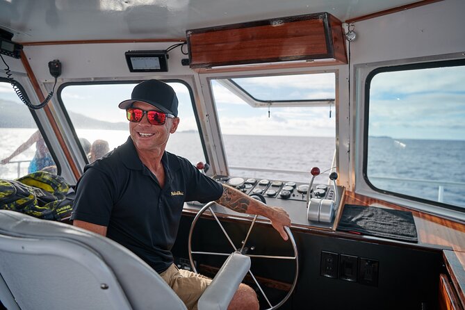 Maui Snorkeling Molokini Crater and Turtle Town - Traveler Capacity and Accessibility