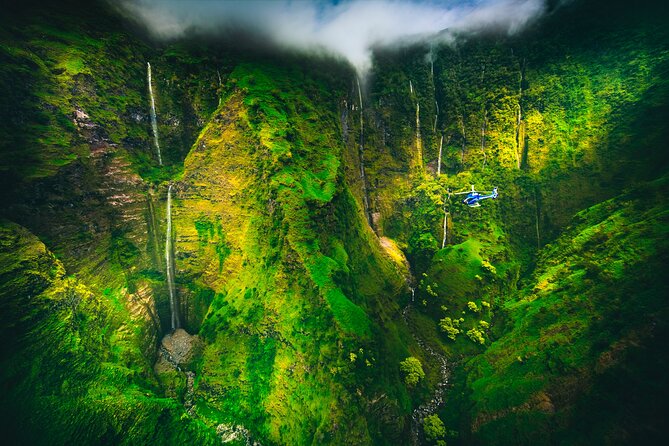 Maui Spectacular With Exclusive Landing Helicopter Tour - Meeting and Accessibility