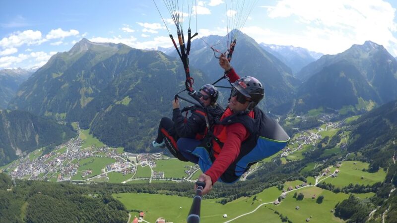 Mayrhofen: High Flight Over the Mountains of Mayrhofen - Pilot Qualifications and Expertise