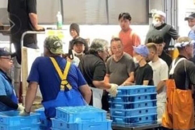 Maze Town Walking and Exploring Fish Market in Izumisano, Osaka - Visiting the Fish Market
