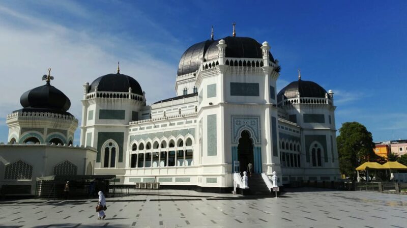 MEDAN : PRIVATE CAR DRIVER FOR MEDAN EXCURSIONS - Key Points