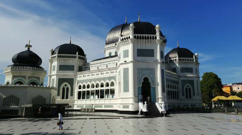 MEDAN : PRIVATE CAR DRIVER FOR MEDAN EXCURSIONS - Experience and Itinerary