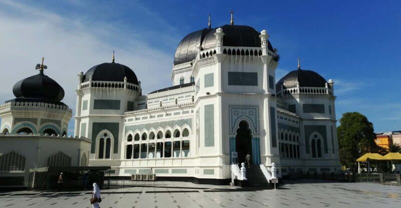 MEDAN : PRIVATE CAR DRIVER FOR MEDAN EXCURSIONS - Inclusions and Additional Costs