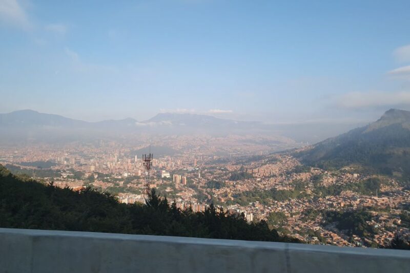 Medellín: 1-Way Transfer From José María Córdoba Airport - Passenger Greeting and Tracking