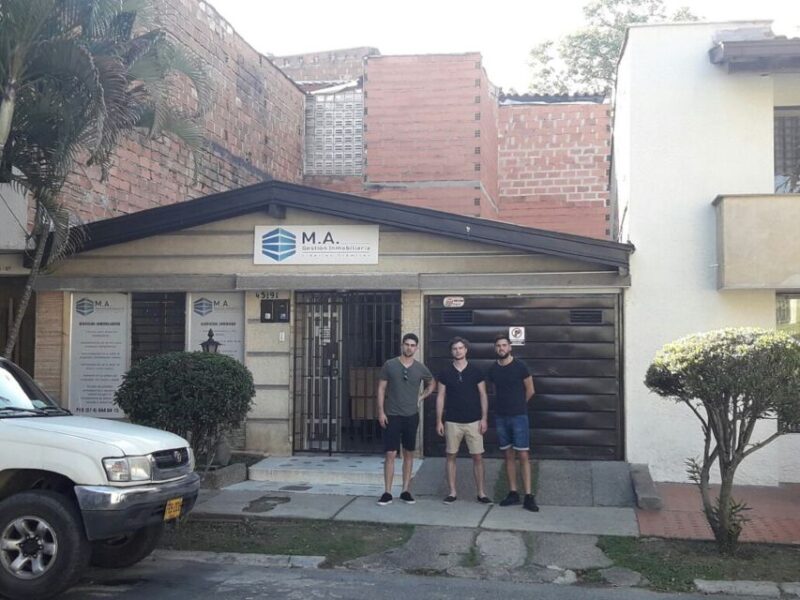 Medellin and Guatape Full Day Pablo Escobar Tour - Itinerary Highlights