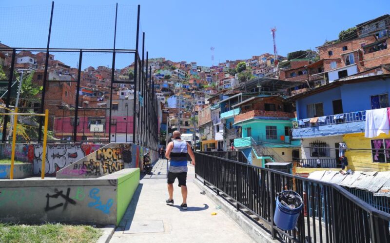 Medellin: Barrio Transformation Tour - Travel Tips