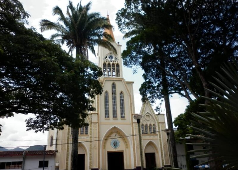 MEDELLIN: BETANIA TOUR + MACHU PICCHU VIEWPOINT + CHIVA TOUR - Experience and Cultural Immersion