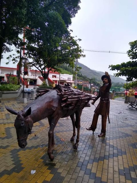 MEDELLIN: CISNEROS TOUR + SANTIAGO TOWNSHIP + FUNDA TUNNEL MUSEUM - Itinerary Highlights