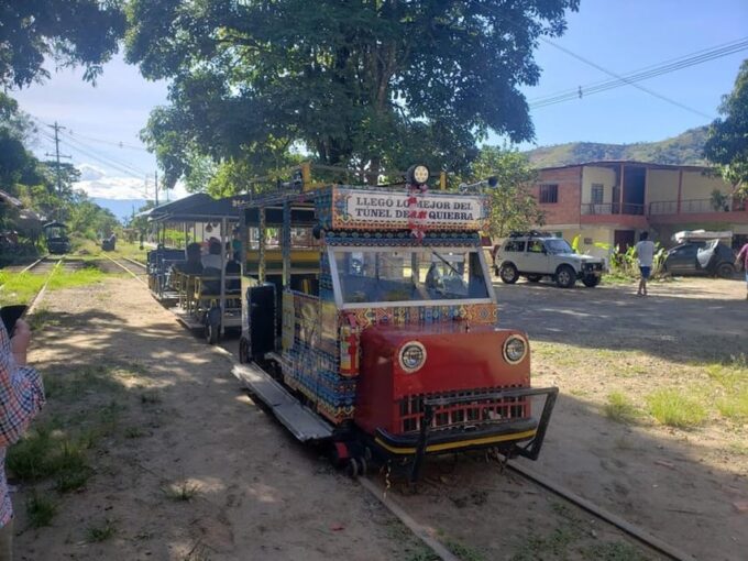 MEDELLIN: CISNEROS TOUR + SANTIAGO TOWNSHIP + FUNDA TUNNEL MUSEUM - Historical Sites and Attractions